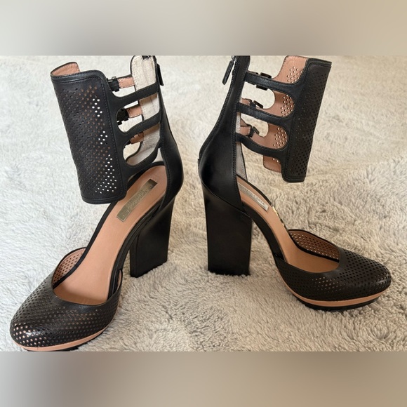 BCBGMAXAZRIA Runway Heels - Picture 11 of 12